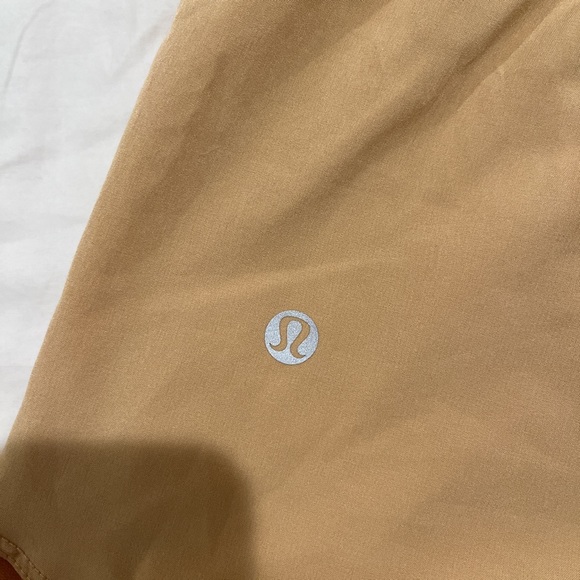 yellow lululemon shorts size 4 - Picture 3 of 3